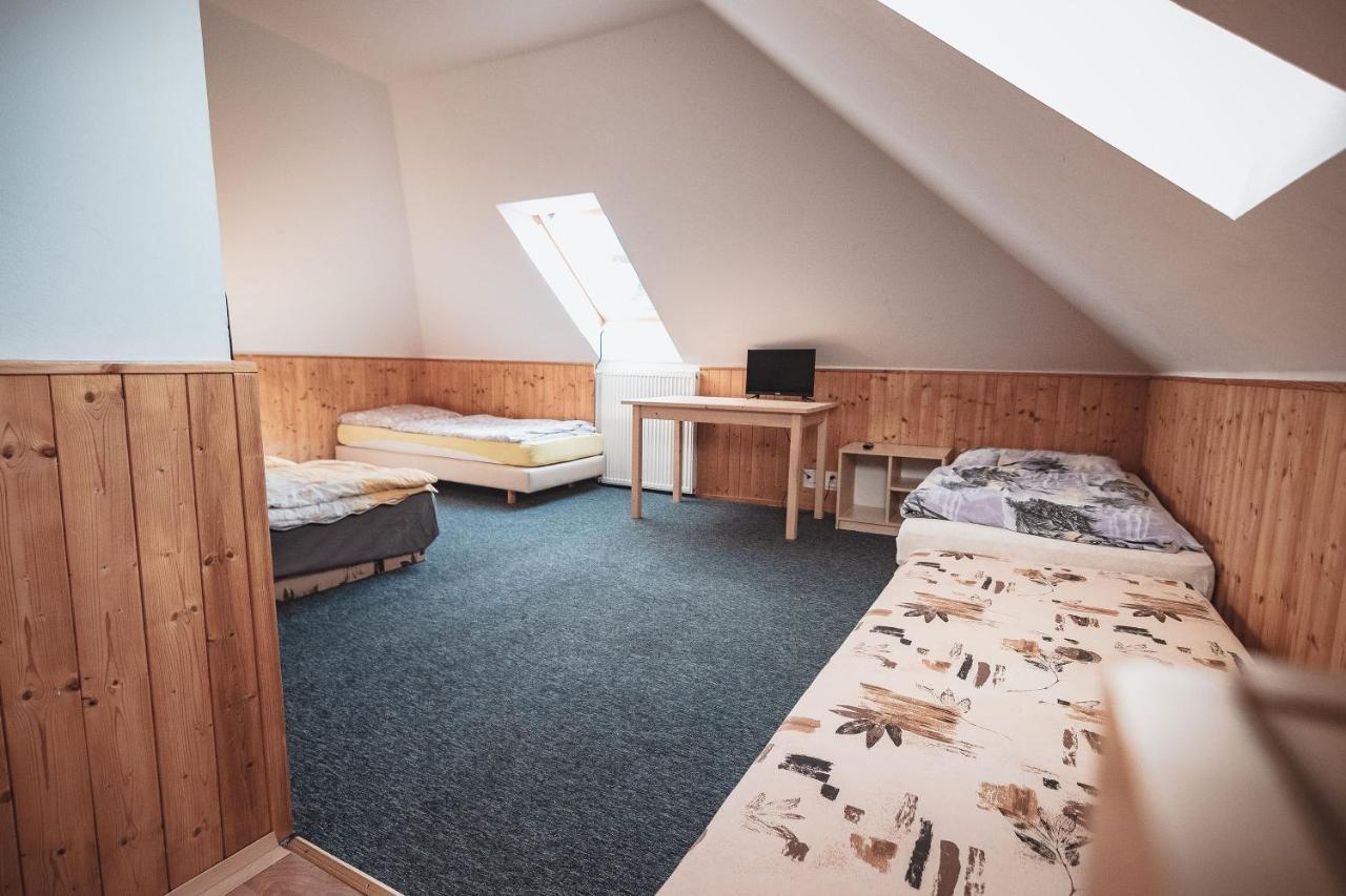 Penzion U Draci Skaly Hotell Svojse Exteriör bild