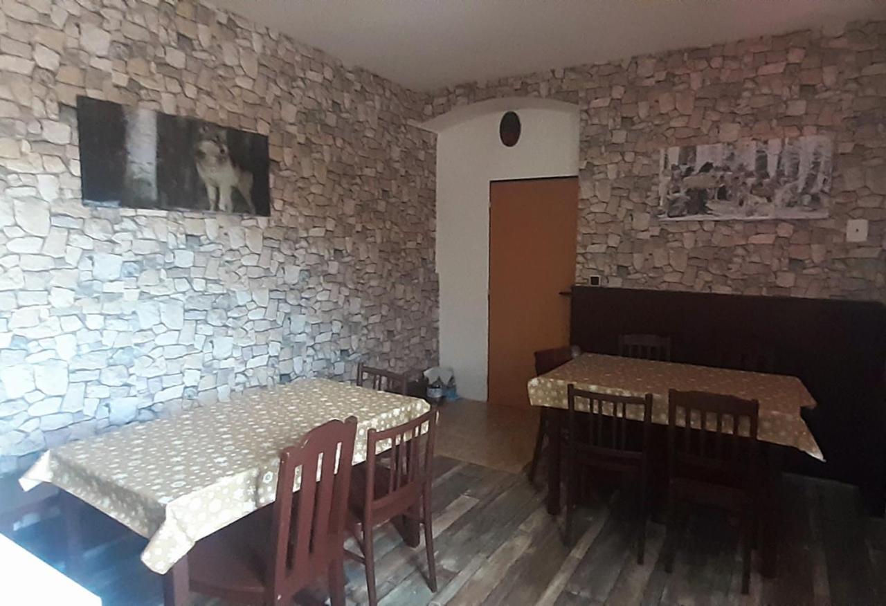 Penzion U Draci Skaly Hotell Svojse Exteriör bild